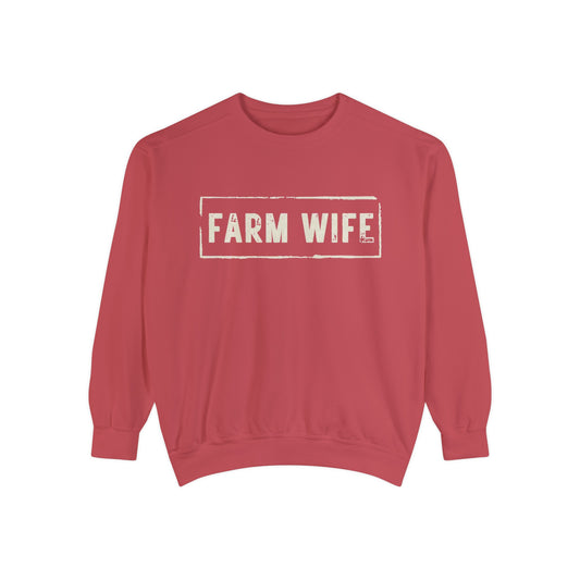 Farm Wife Crew Neck (cream text)